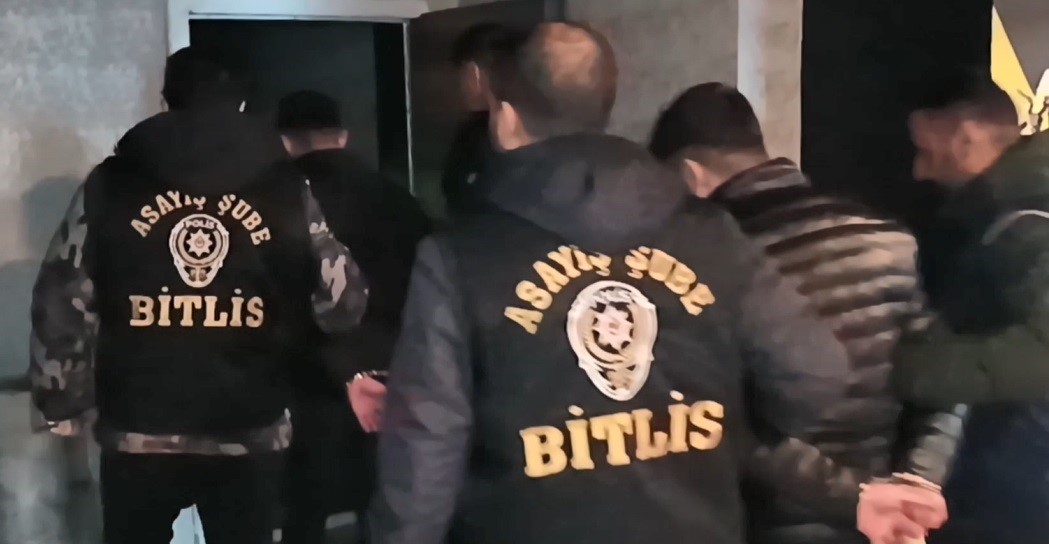 Kadınları kandırarak fuhuşa zorlayan çete çökertildi