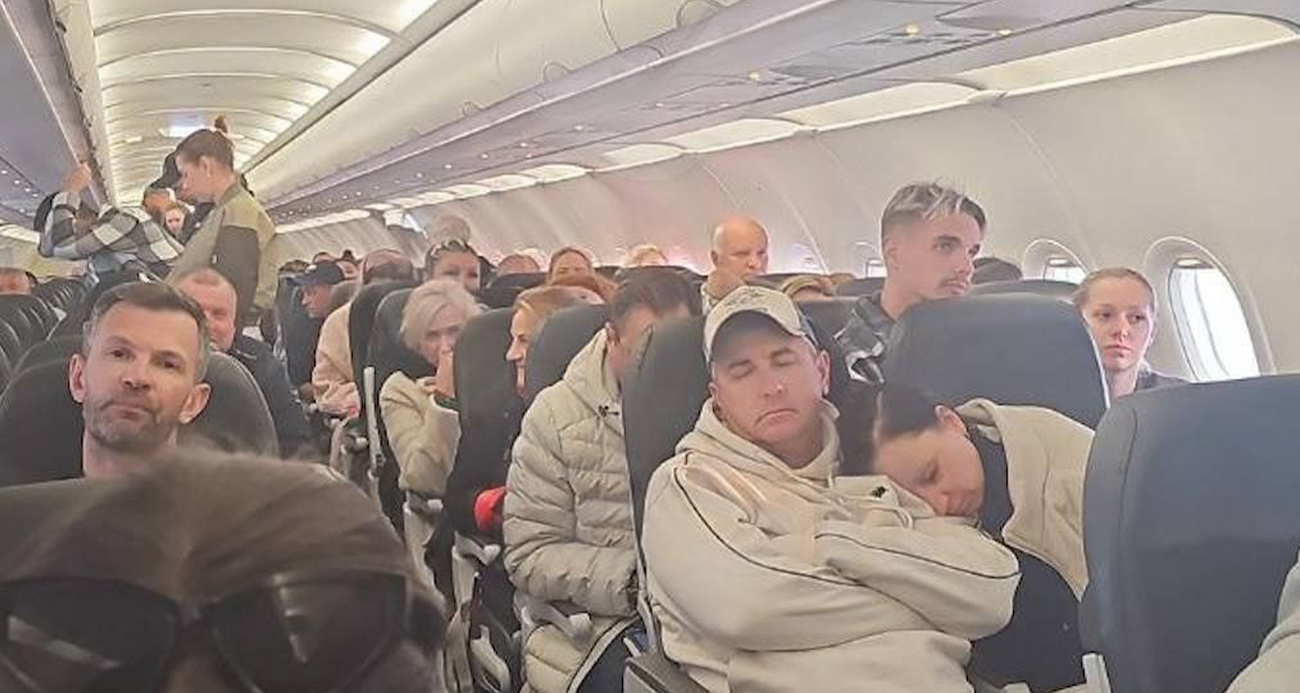 Polonya’ya acil iniş yapan Rus uçağındaki yolcular 13 saatten fazla uçakta bekletildi