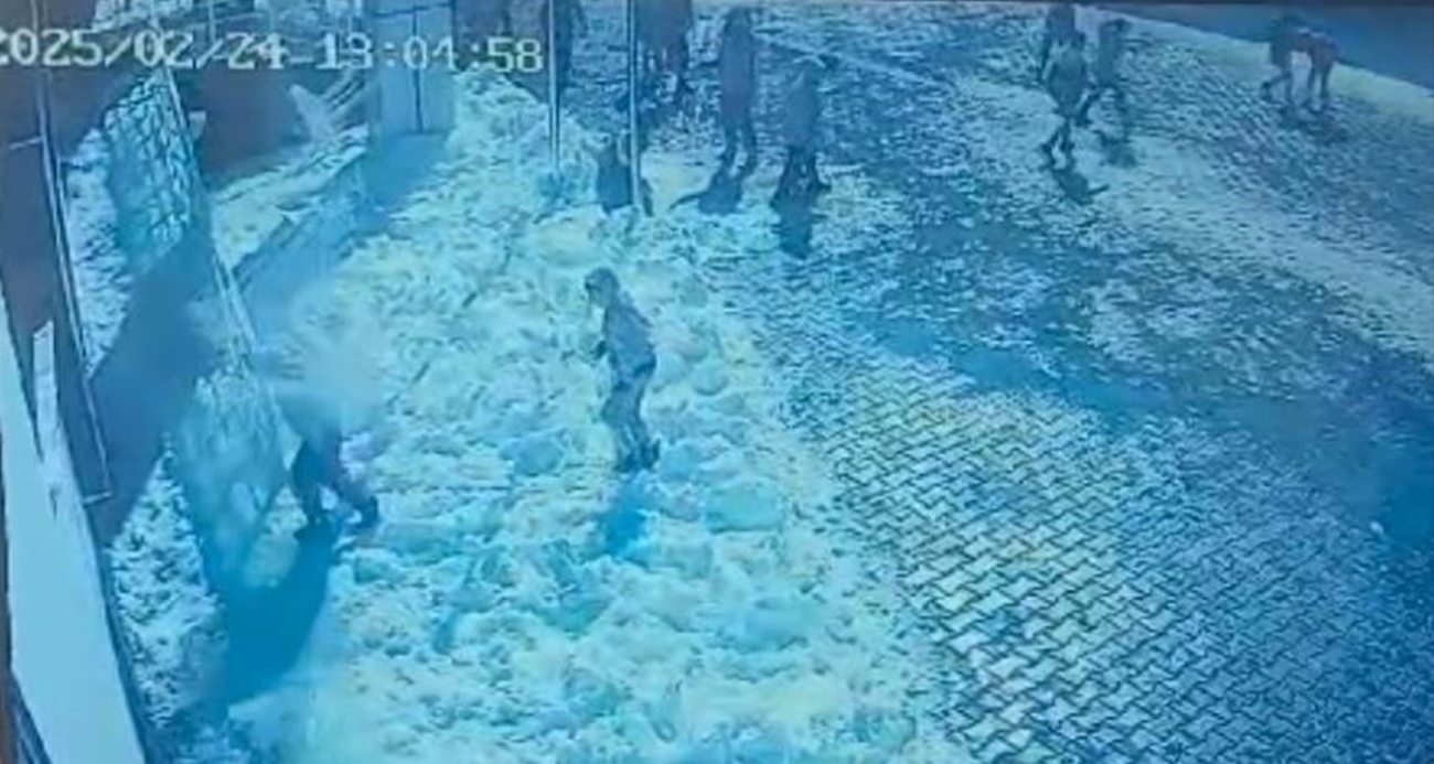 İlkokul öğrencisinin başına buz kütlesi düştü