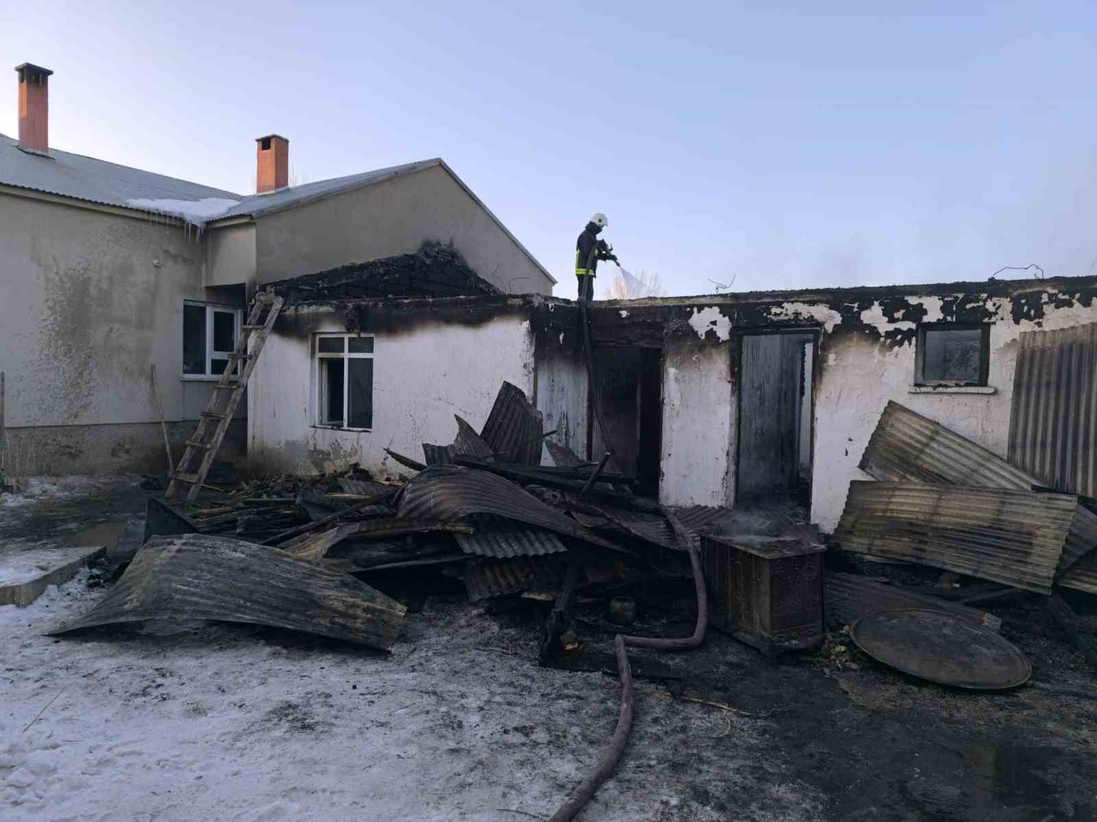 Van’da ev yangını