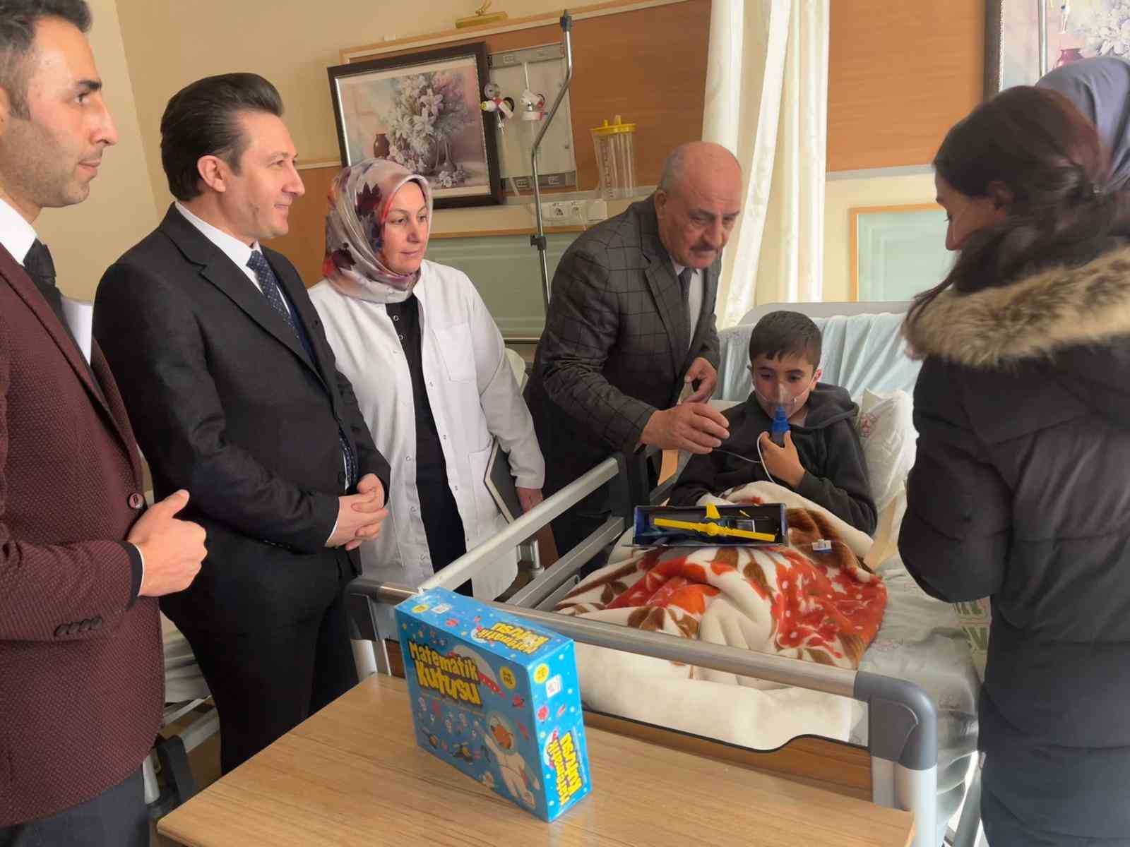 Van’da minik kalplerden yürek ısıtan hareket