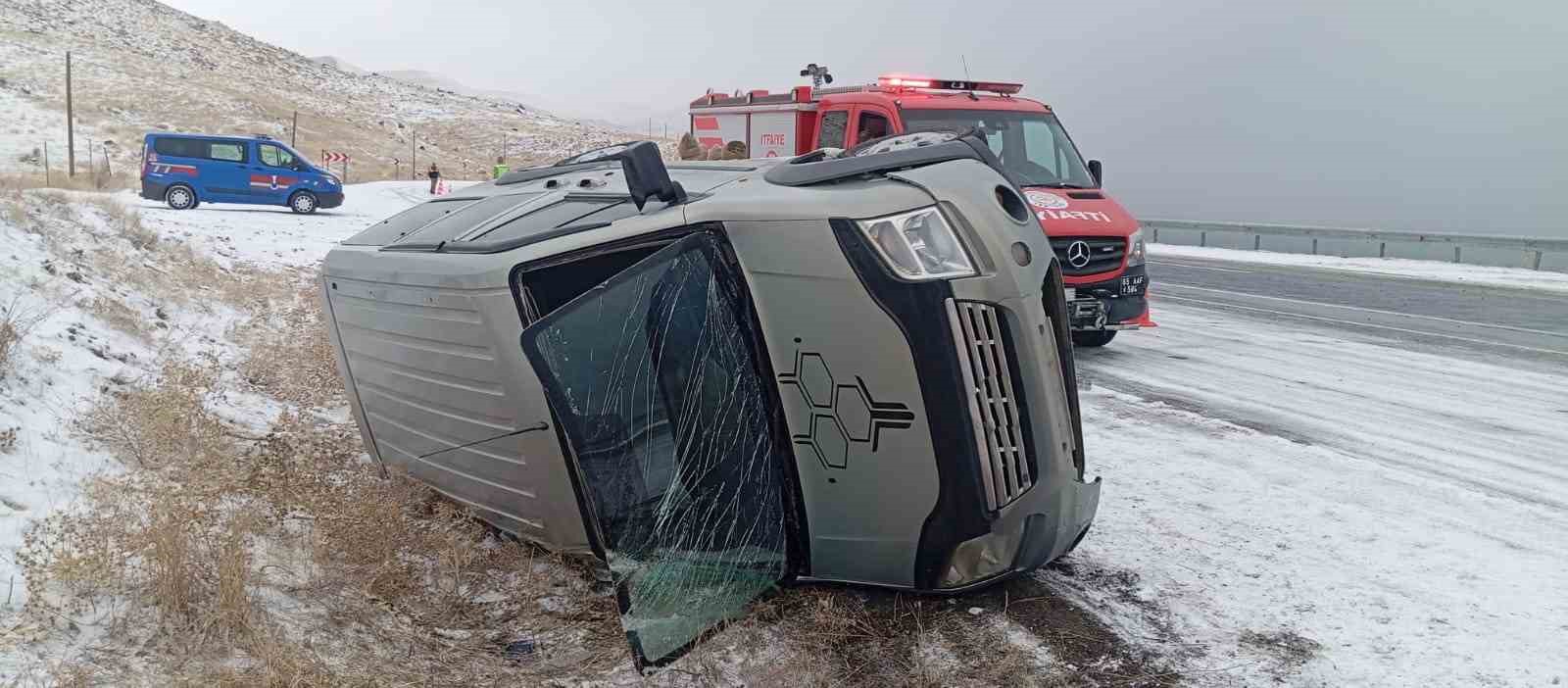 Van’da trafik kazası: 3 yaralı