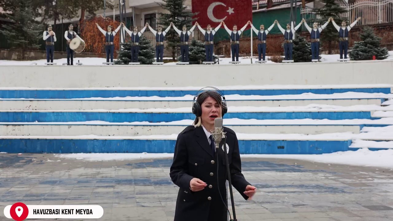 Hem güvenliği sağladı hem gönüllere dokundular