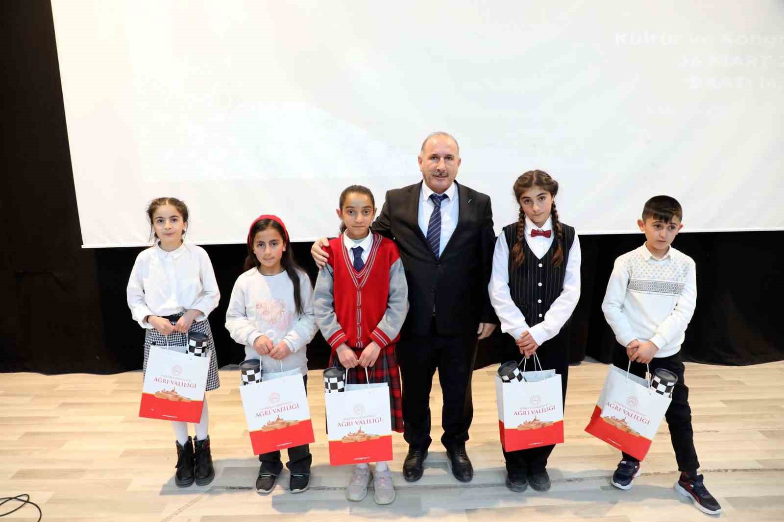 Ağrılı ortaokul öğrencileri Peygamberimizin hayatını en güzel anlatmak için yarıştı