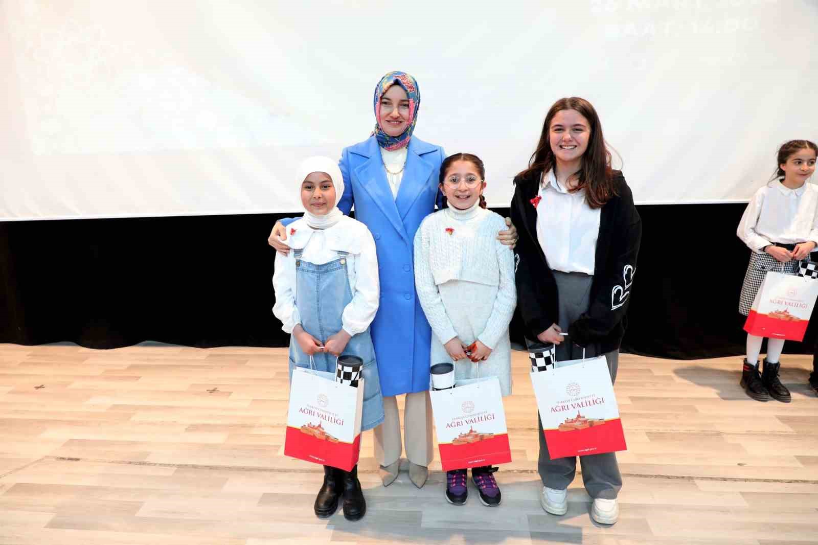 Ağrılı ortaokul öğrencileri Peygamberimizin hayatını en güzel anlatmak için yarıştı