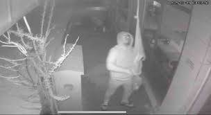 İzmir’de Türk bayrağına çirkin saldırı