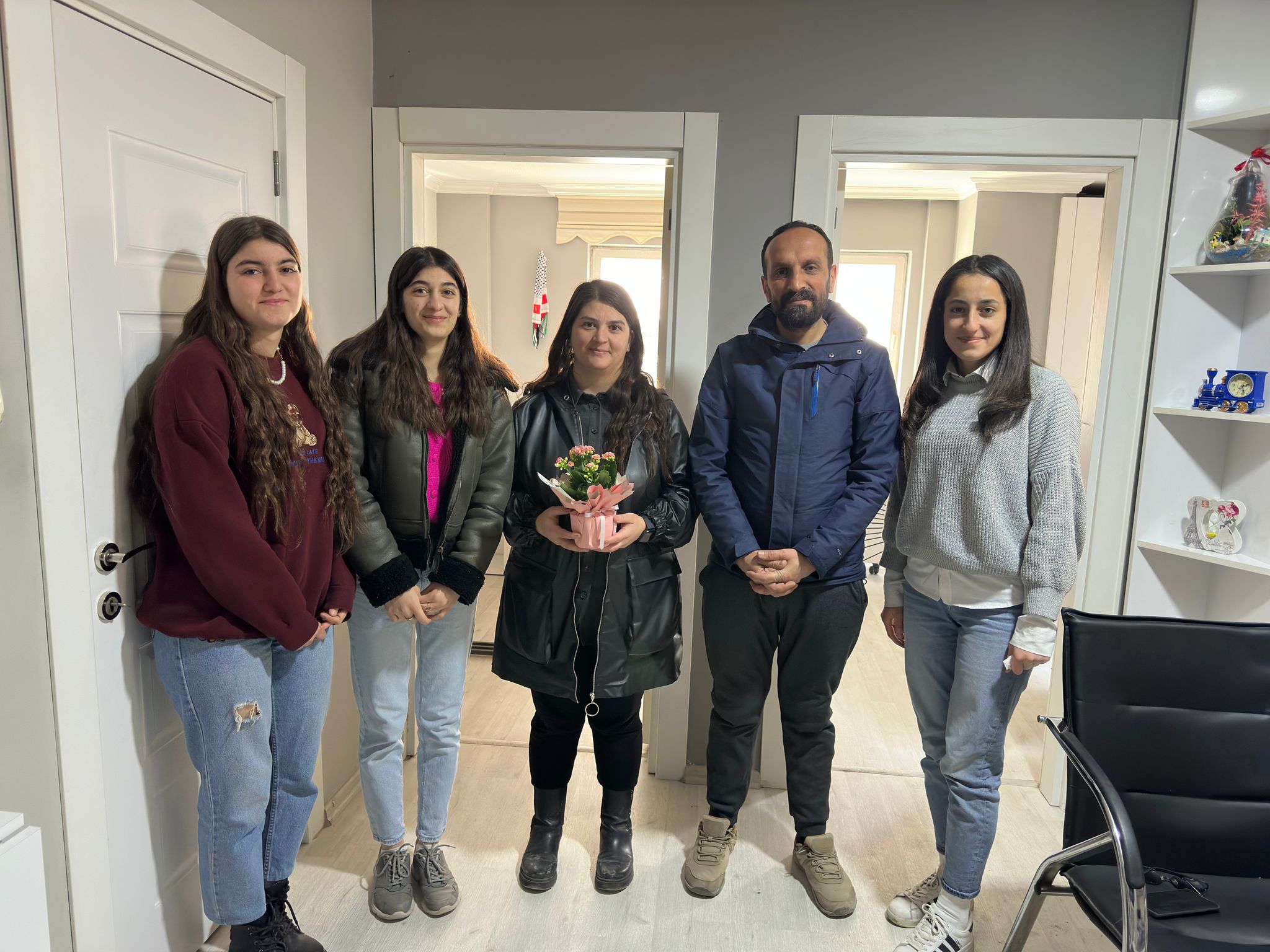 VGC’den Kadın Gazetecilere 8 Mart Jestı