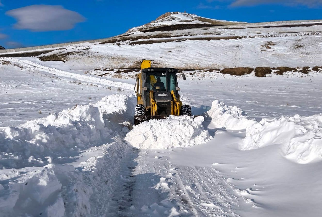 Van’da altyapı ve karla mücadele çalışması sürüyor