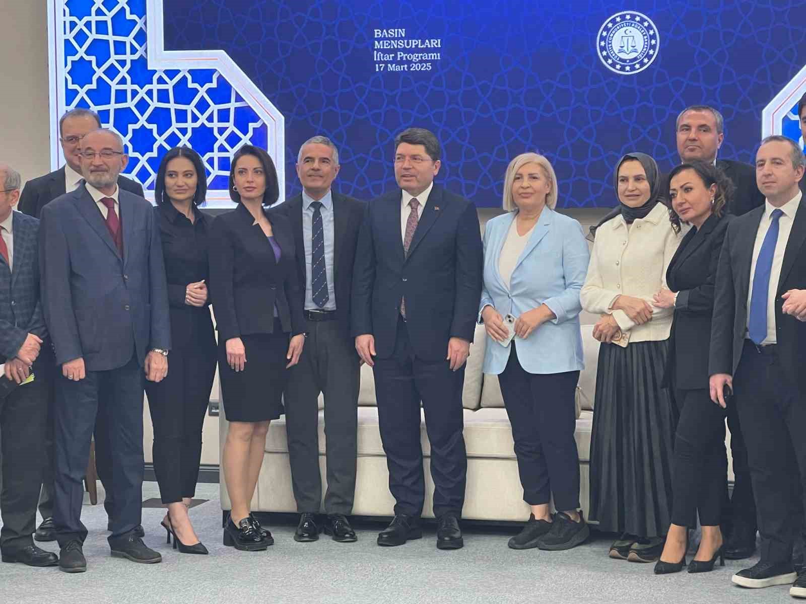 Bakan Tunç: “Silah bırakma şartı yerine getirilmezse terörle mücadele devam eder”