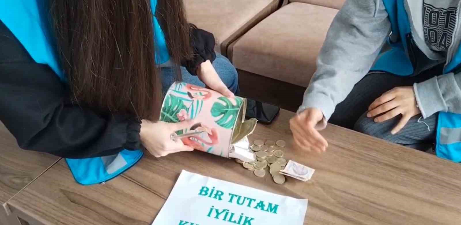 Üniversiteli öğrencilerden 