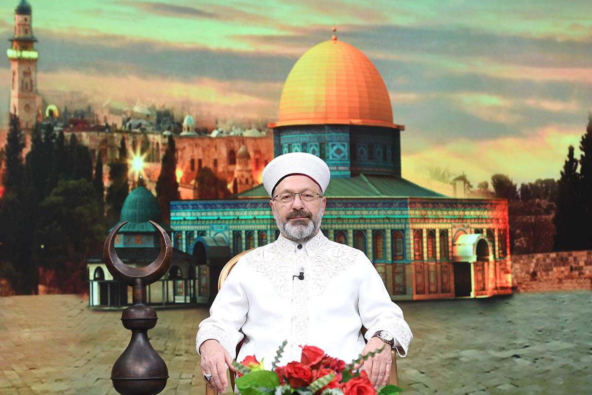 “Cami adabına riayet etmemiz lazım”