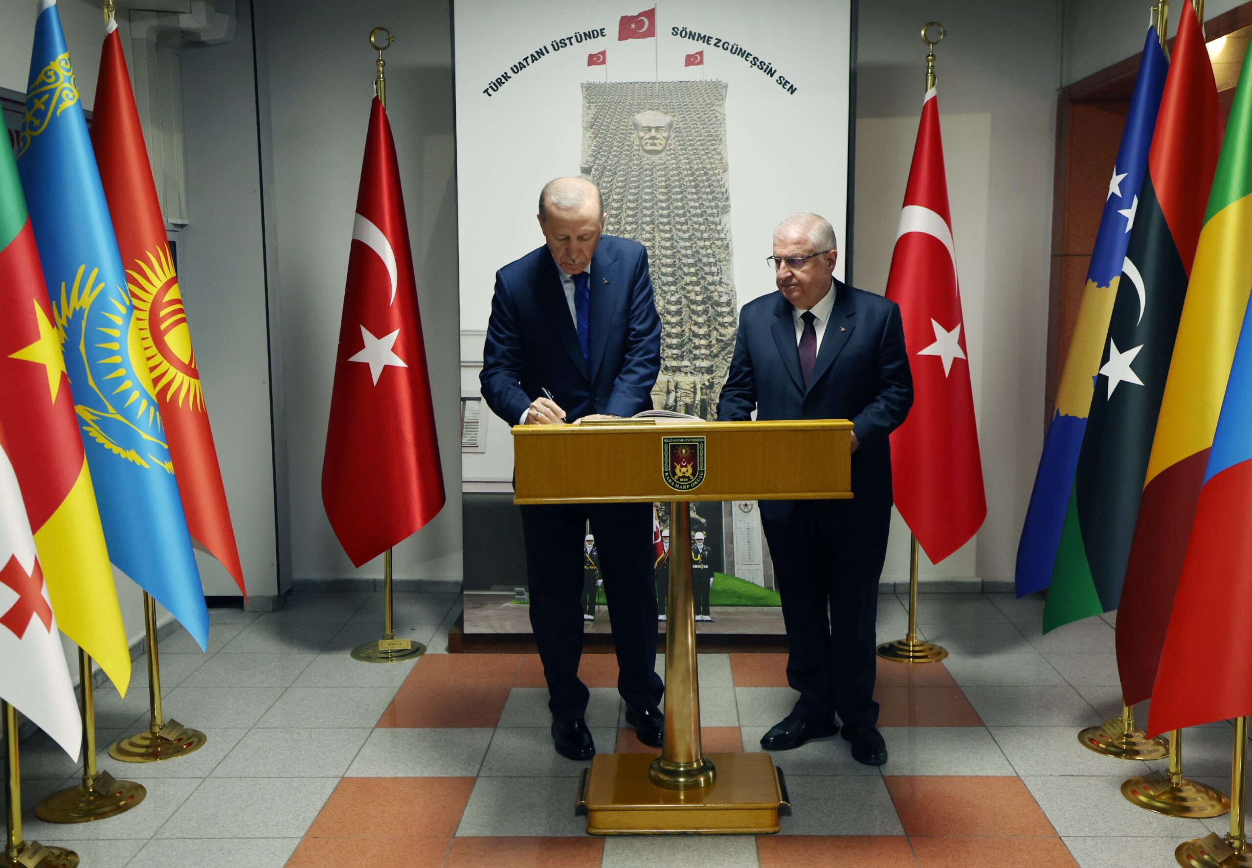 Cumhurbaşkanı Erdoğan: “Coğrafyamız üzerinde istilacı heveslerle coğrafyamız üzerinde ameliyat yapmaya yeltenenler karşılarında Türkiye’yi bulacaktır”