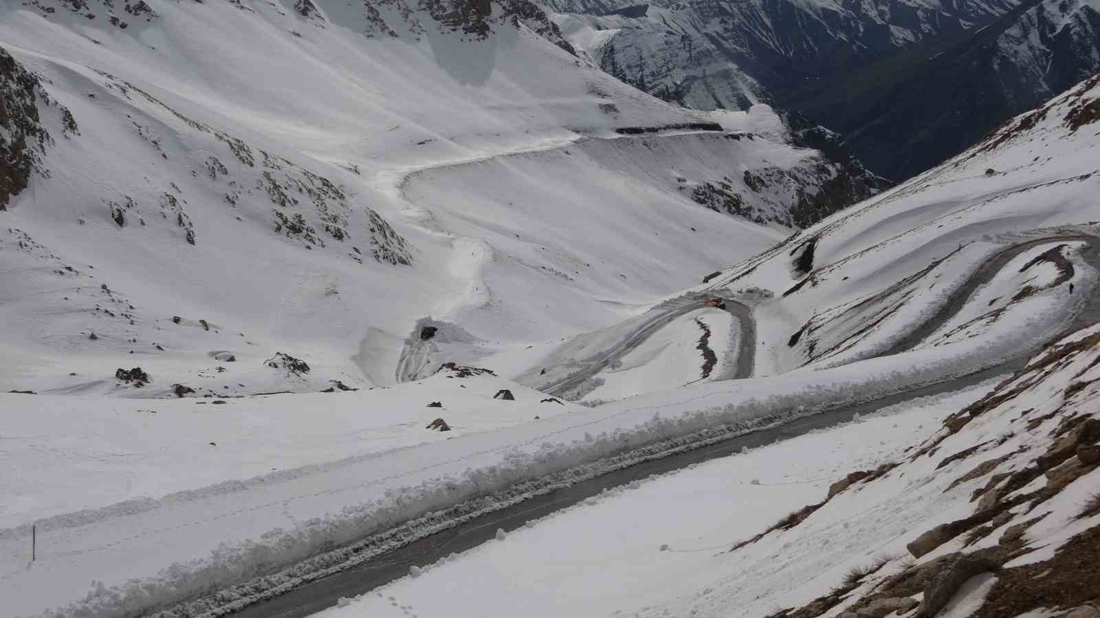 5 aydır kapalı olan Van-Bahçesaray yolu ulaşıma açılıyor