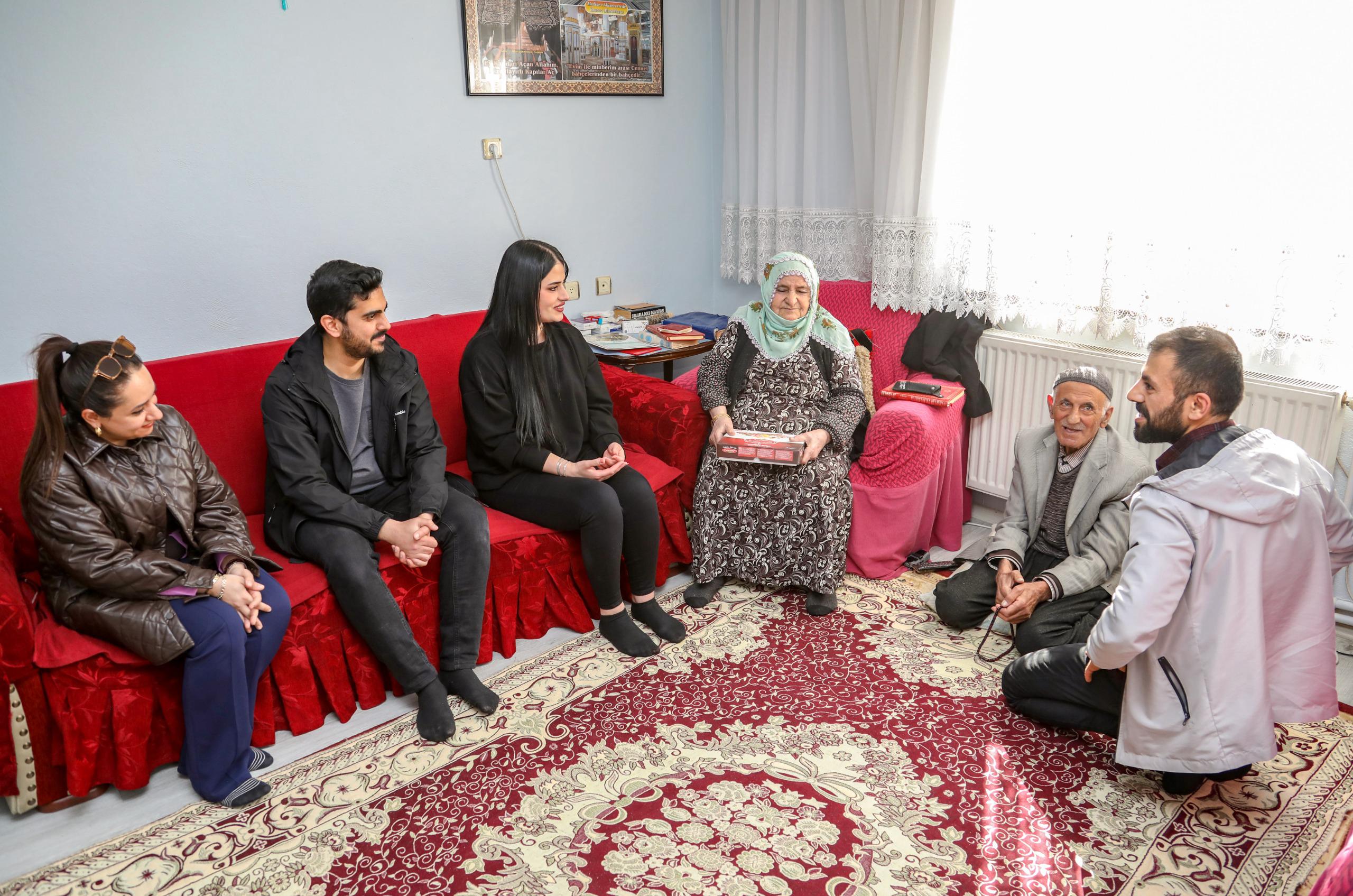 Van’da yaşlılar yalnız bırakılmadı