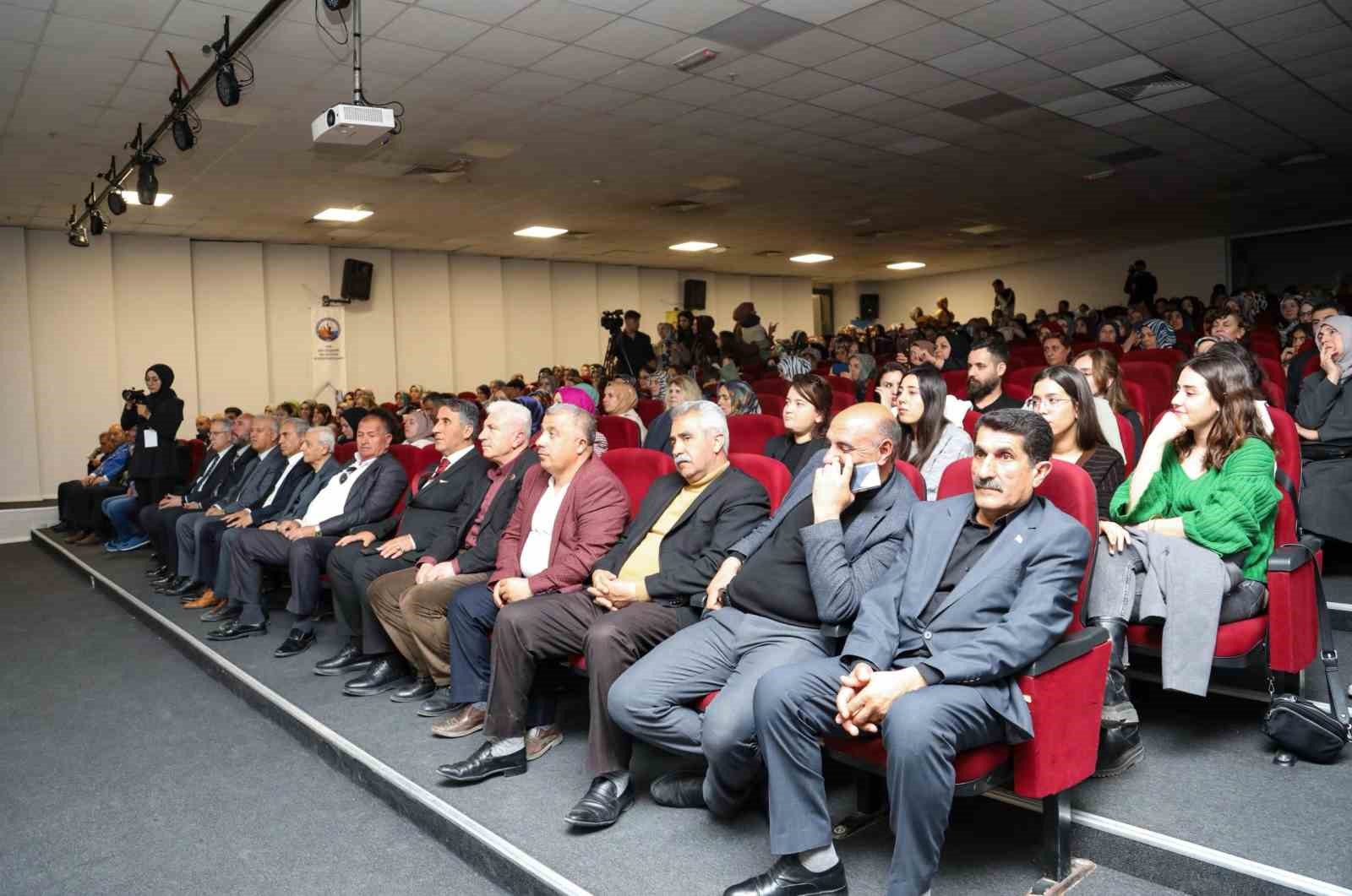 Van Büyükşehir Belediyesinin tasavvuf müziği konseri yoğun ilgi gördü