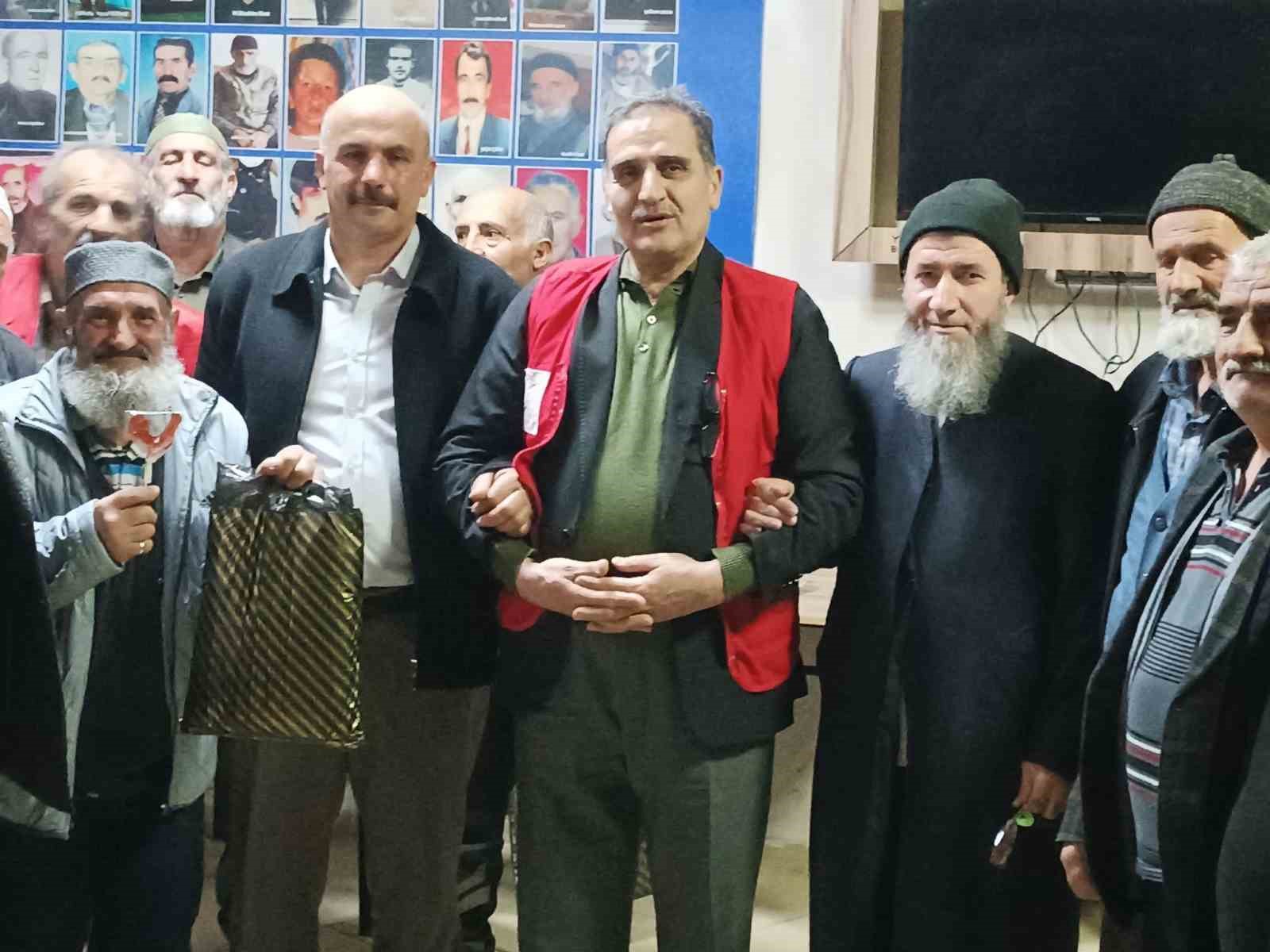 Engelliler Meclisinden yaşlılara güzel sürpriz