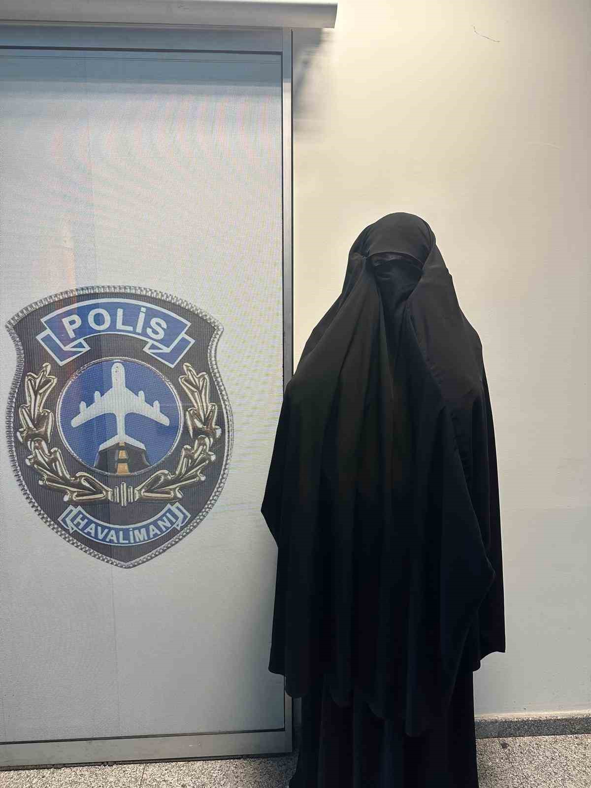 Kars’ta suç makinesi şahıs kadın kılığında yakalandı