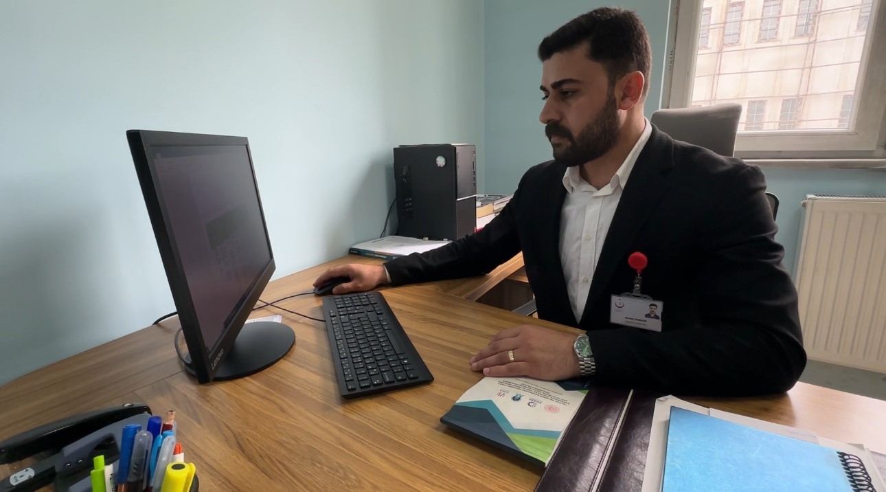 Yüksekova’da vatandaşlara ücretsiz danışmanlık hizmeti veriliyor