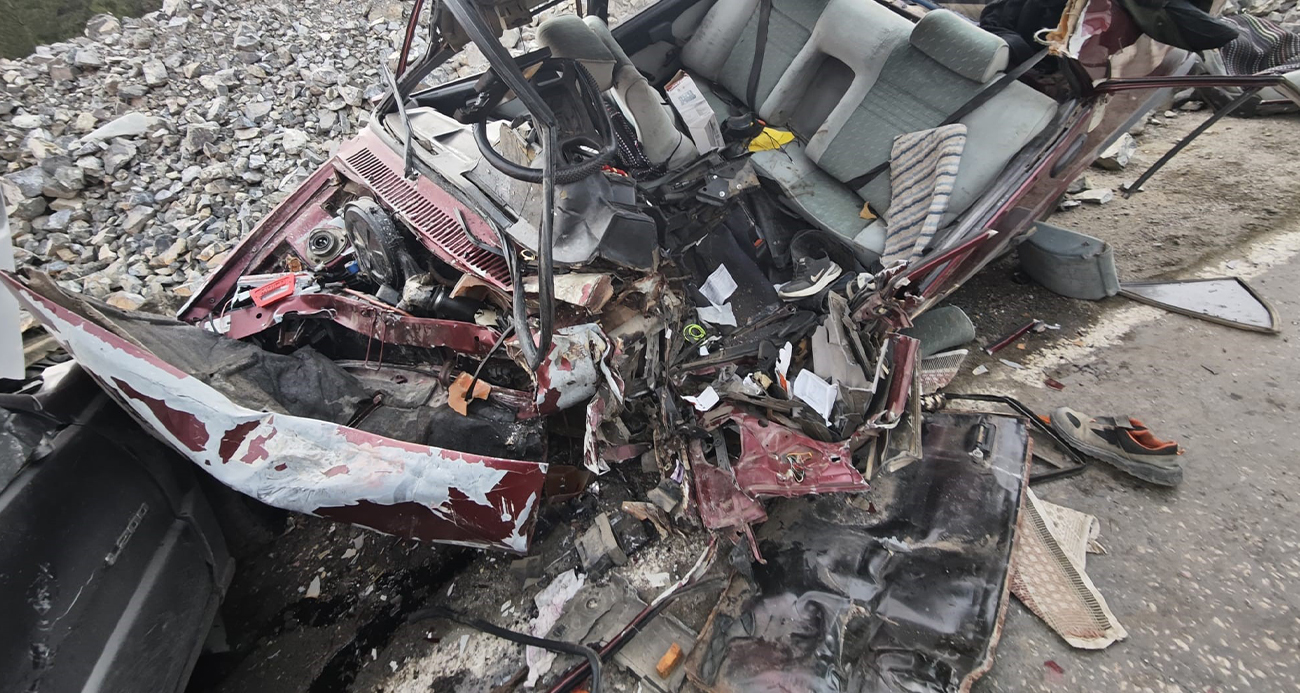 Bursa’da otomobil ile kamyonet çarpıştı: 1 ölü, 3 yaralı