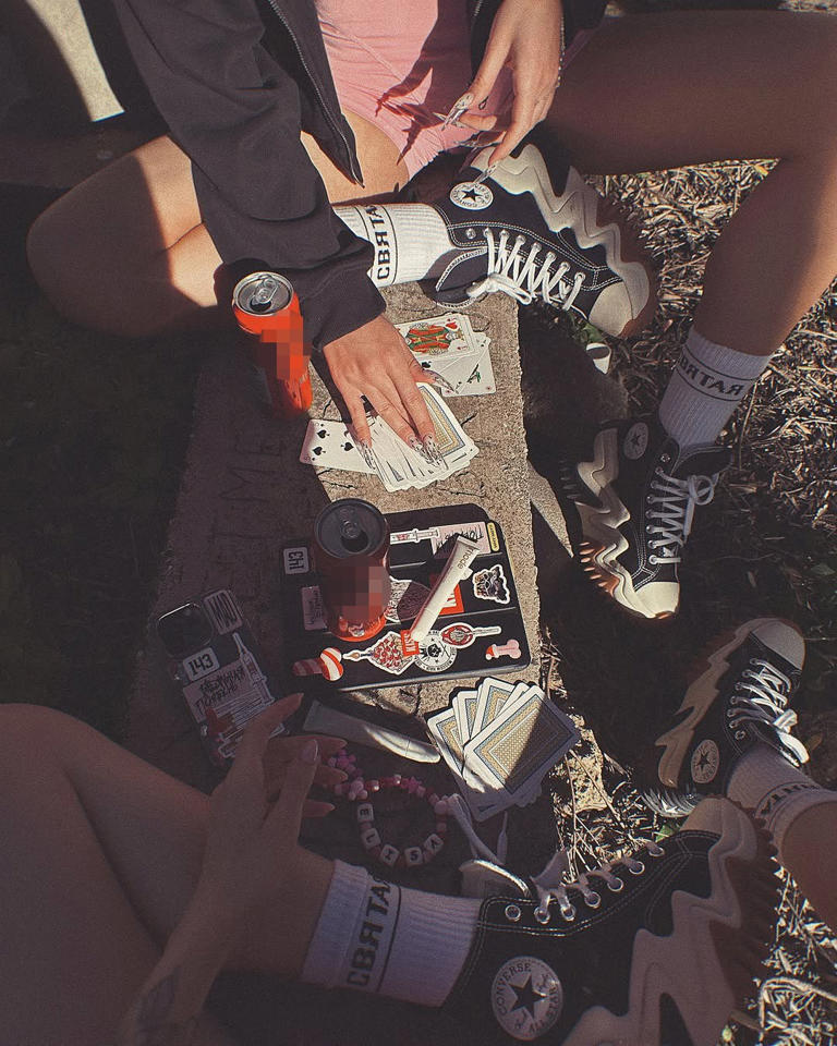 Mezarlıkta tepki çeken paylaşım