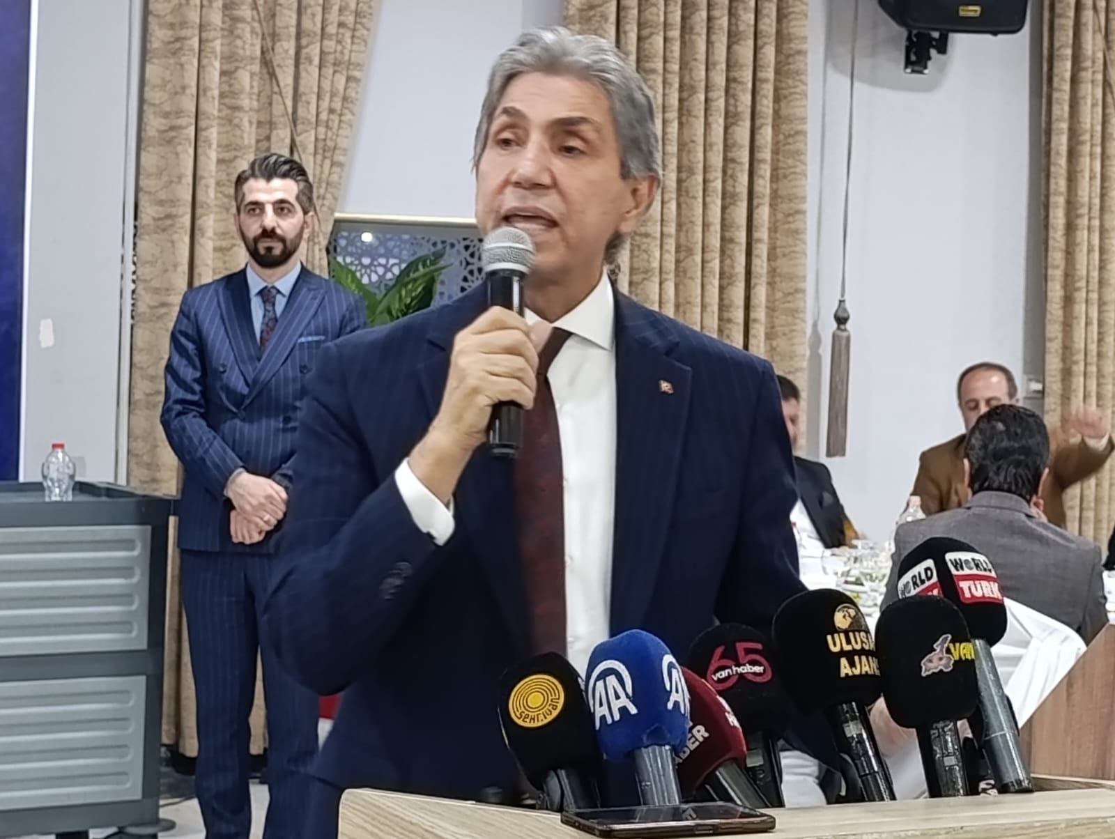 AK Parti Genel Başkan Yardımcısı Demir, Van’da konuştu