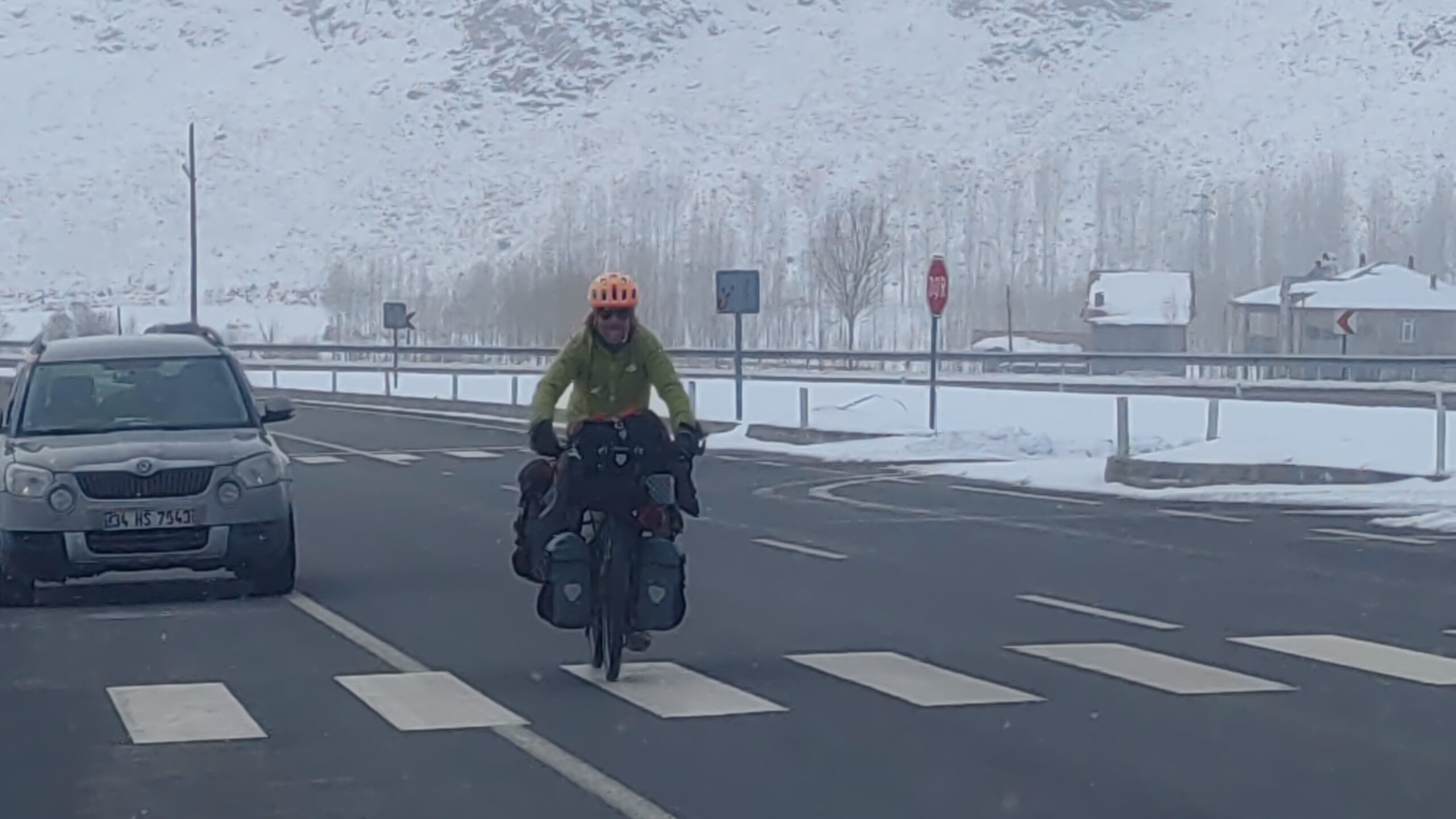 Çaldıran’ın eksi 18 derecesinde pedal çevirdi  