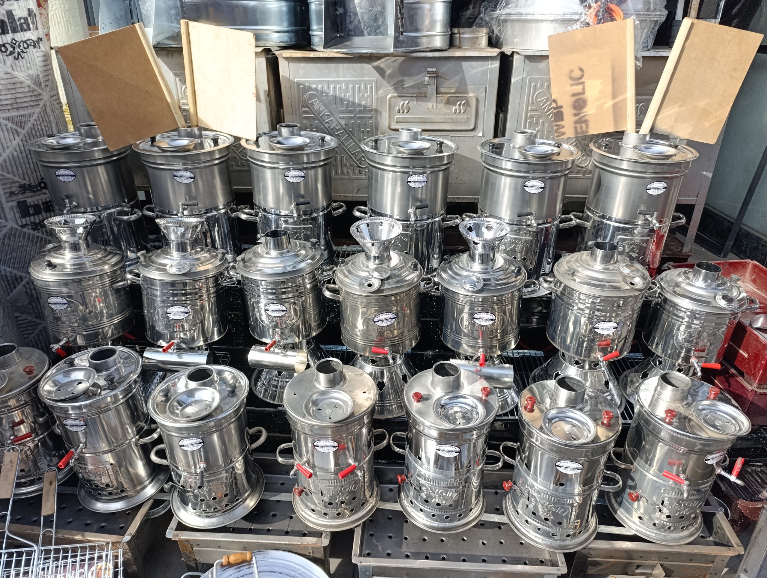 Van Sobacılar Çarşısı’nda sobaların yerini semaver ve mangallar aldı