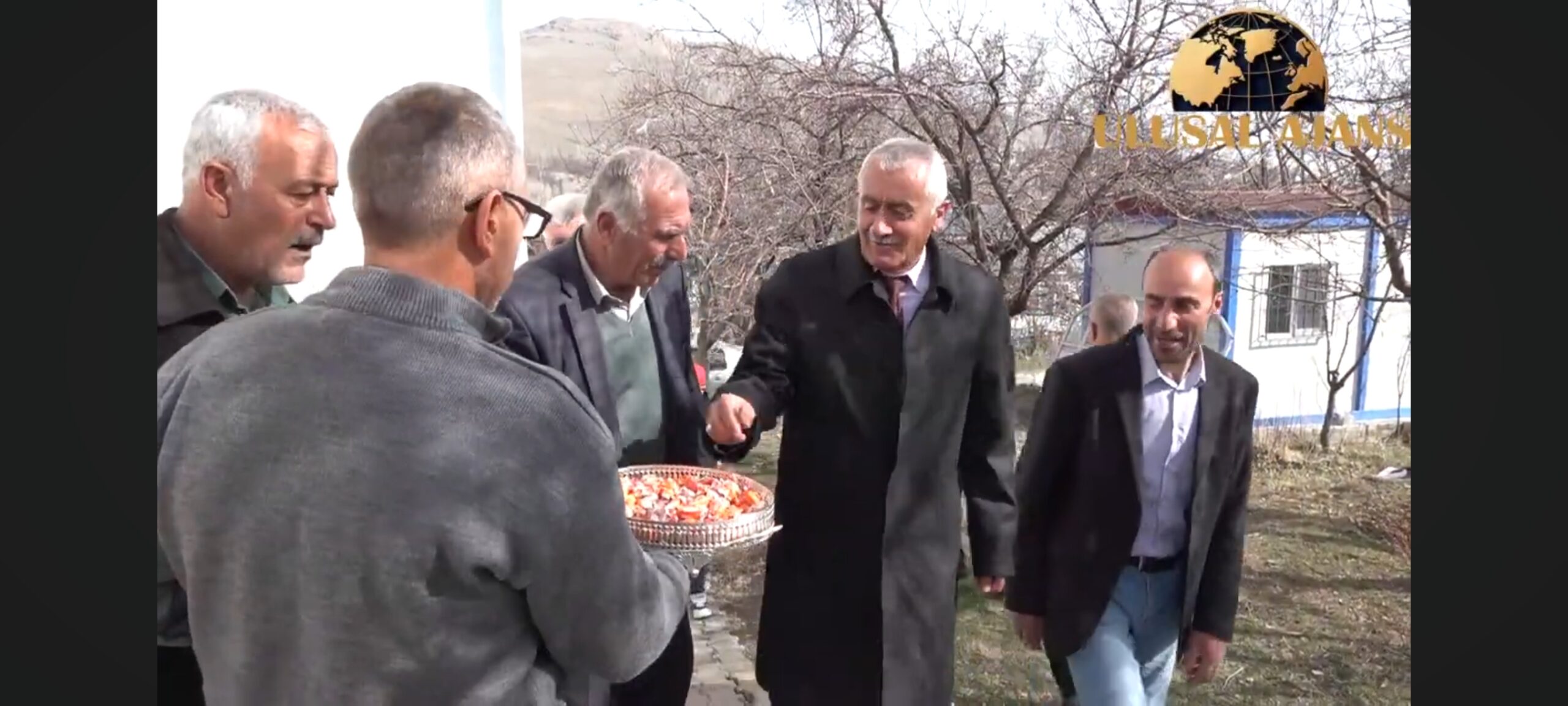 Van’da Asırlık Bayram Geleneği Yaşatılıyor