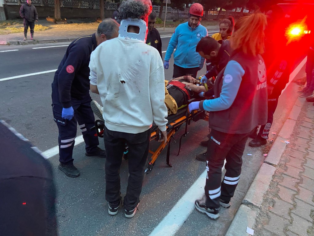 Tofaş hurdaya döndü: 3 yaralı