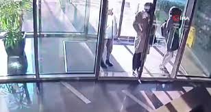 Bakırköy’de 1,5 milyon liralık ziynet eşyası çalan 2 hırsız kamerada