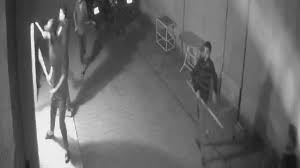 Adana’da ellerinde sopalarla  genci darp ettiler