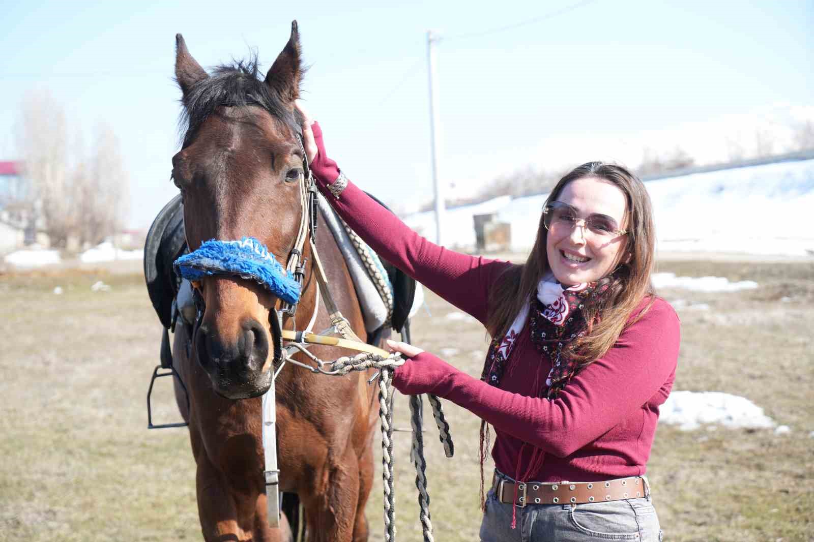Muşlu genç girişimci atlı spor tutkusunu mesleğe dönüştürdü