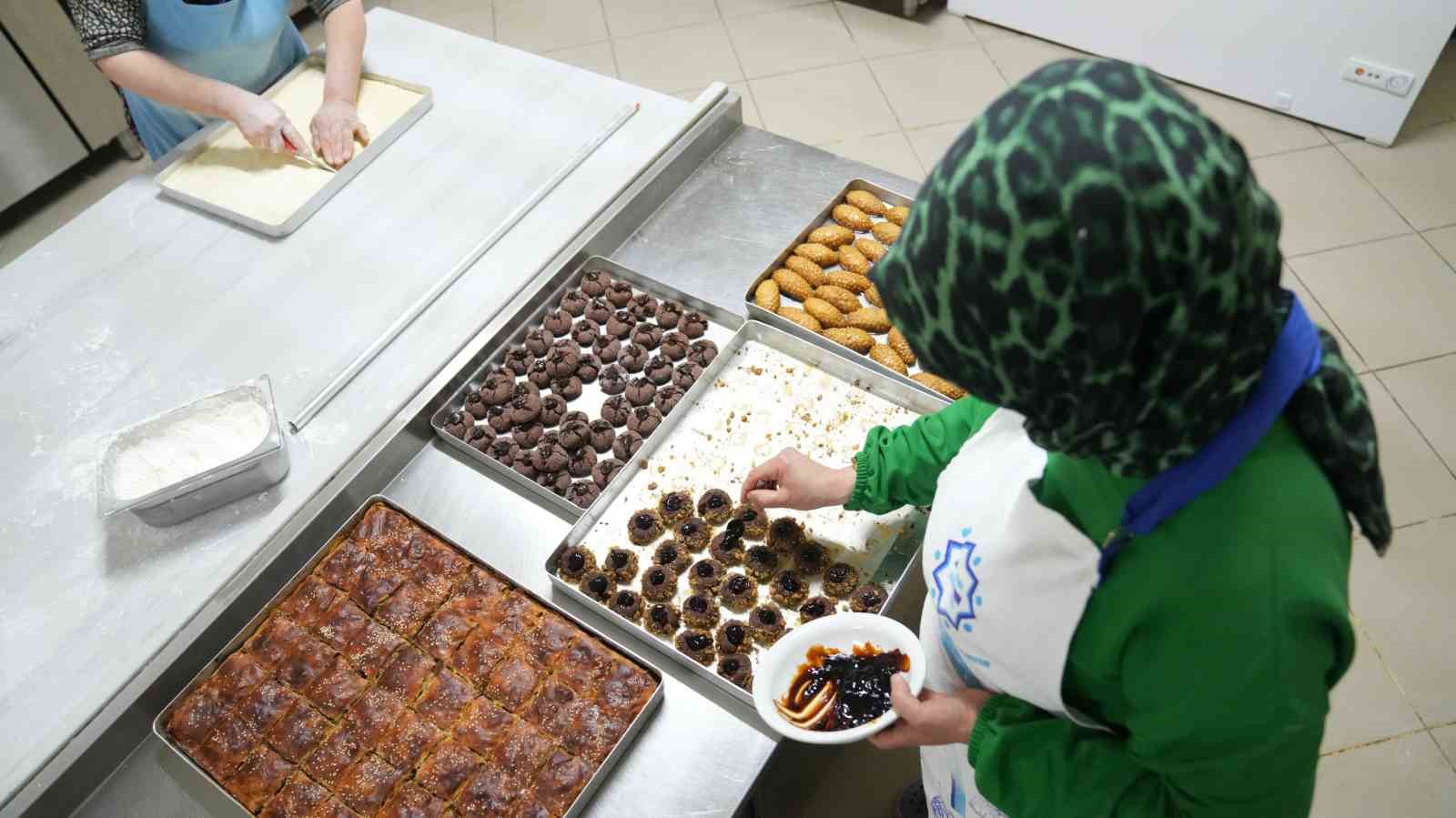 Bayram tatlıları Kadın Kooperatifi’nden