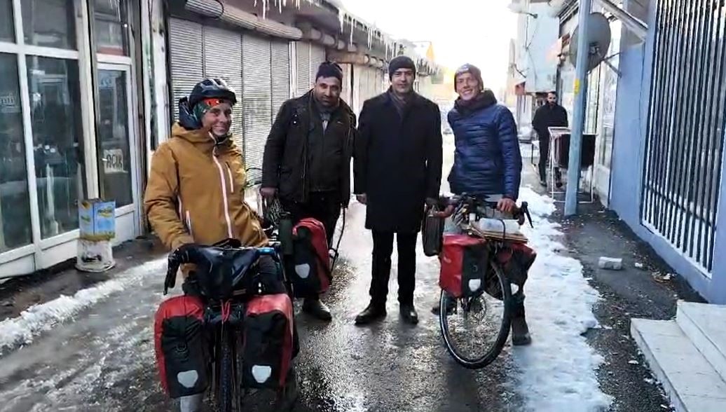 Dünya turuna çıkan Fransız çift Çaldıran’a ulaştı