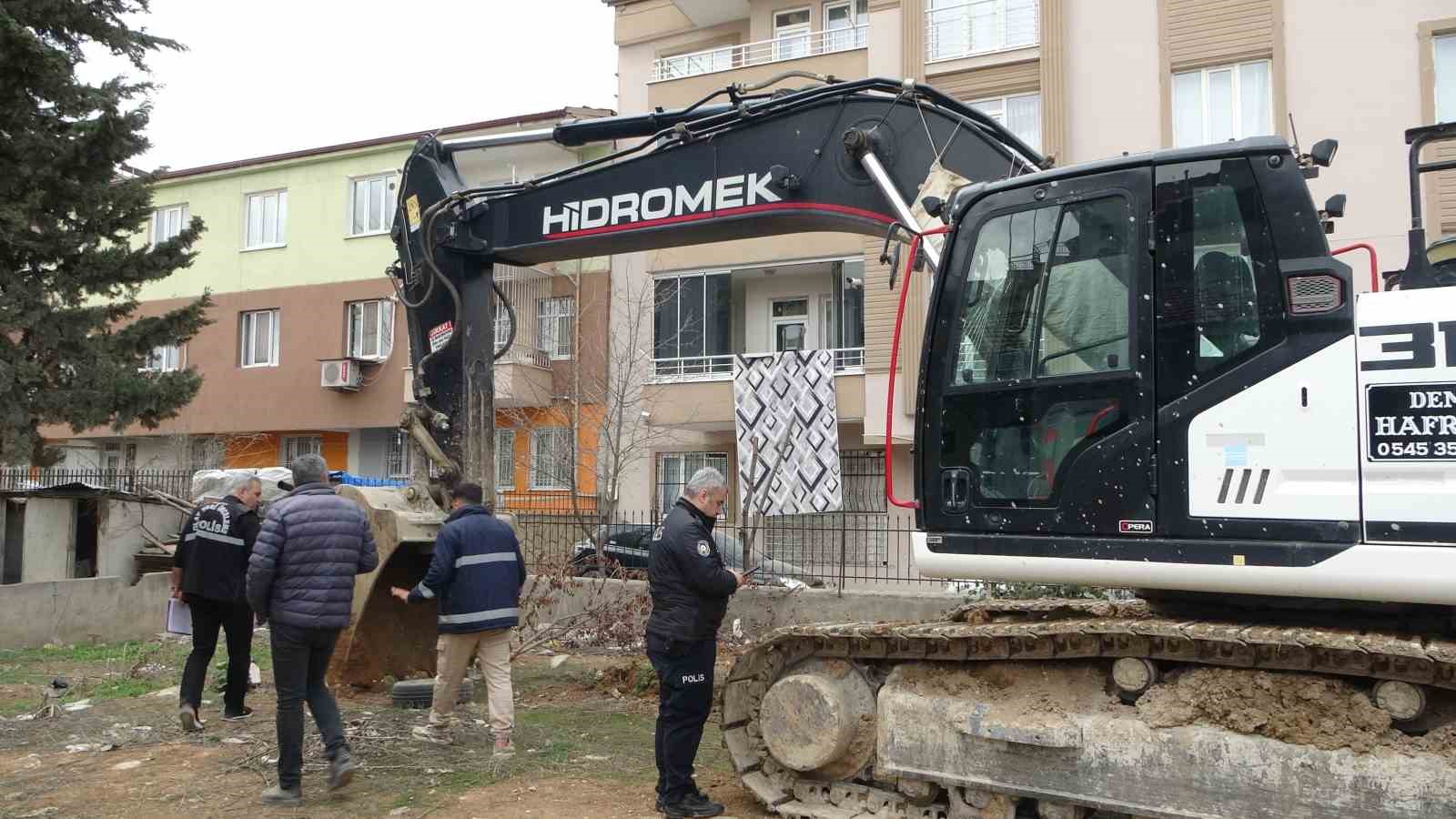 Aydınlatma direği üzerine düşen işçi yaralandı