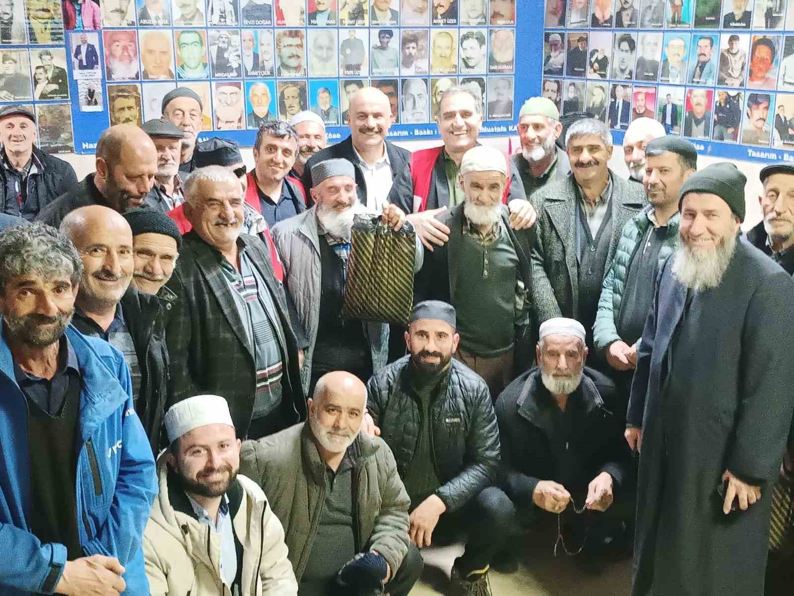 Engelliler Meclisinden yaşlılara güzel sürpriz