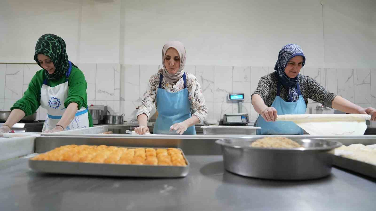 Bayram tatlıları Kadın Kooperatifi’nden