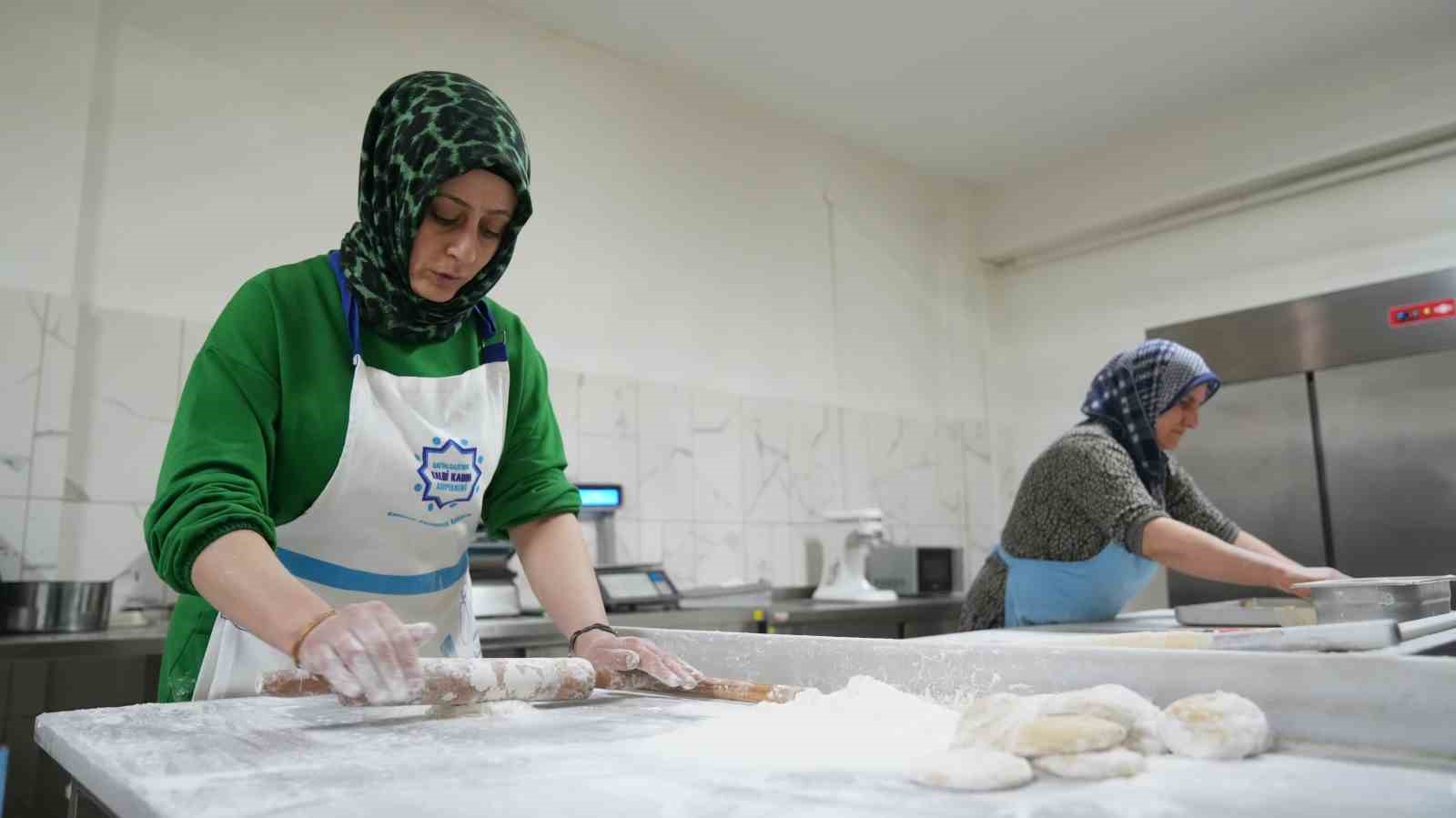 Bayram tatlıları Kadın Kooperatifi’nden
