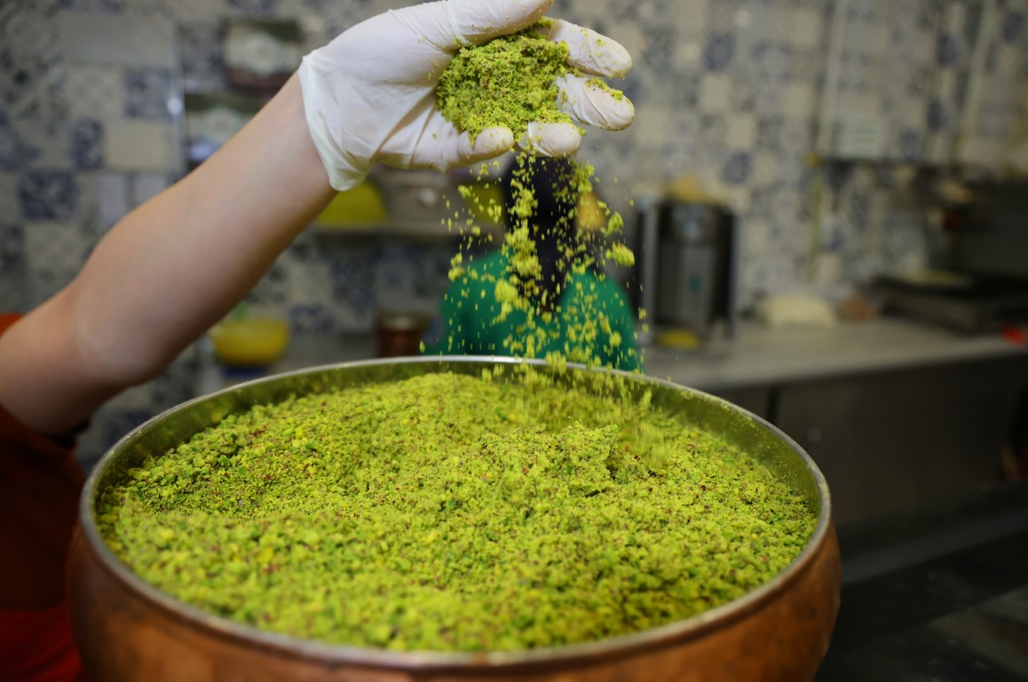 Gıda hilelerine dikkat: Fıstıklı diye ıspanaklı tatlı yiyebilirsiniz