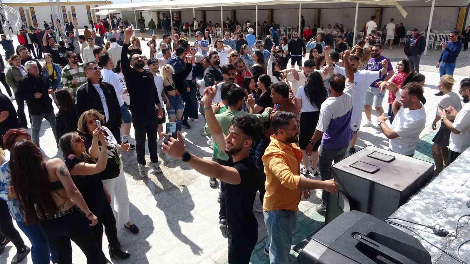 İranlılar nevruz kutlamalarına başladı