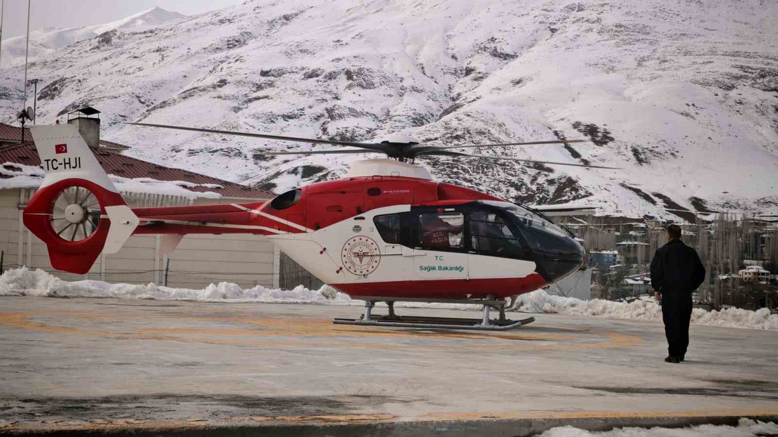 Bahçesaraylı hamile kadının imdadına helikopter ambulans yetişti