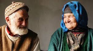 Türkiye’de kadınlar erkeklerden daha uzun yaşıyor