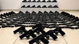 Silah kaçakçılarına darbe: 353 tabanca ele geçirildi