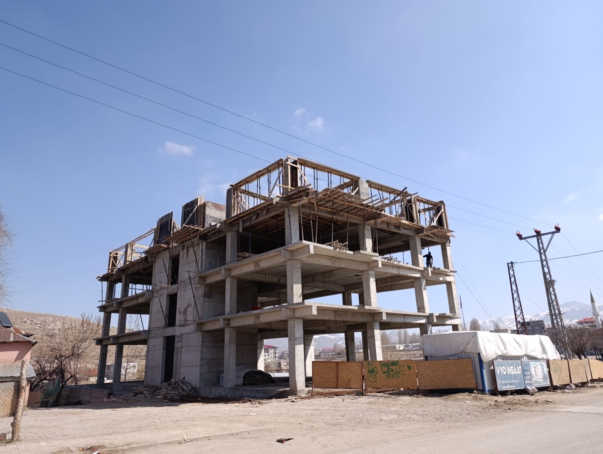 Van’da havalar ısındı, inşaat sektörü hareketlendi