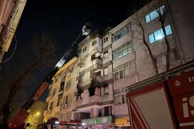 6 katlı binada korkutan yangın