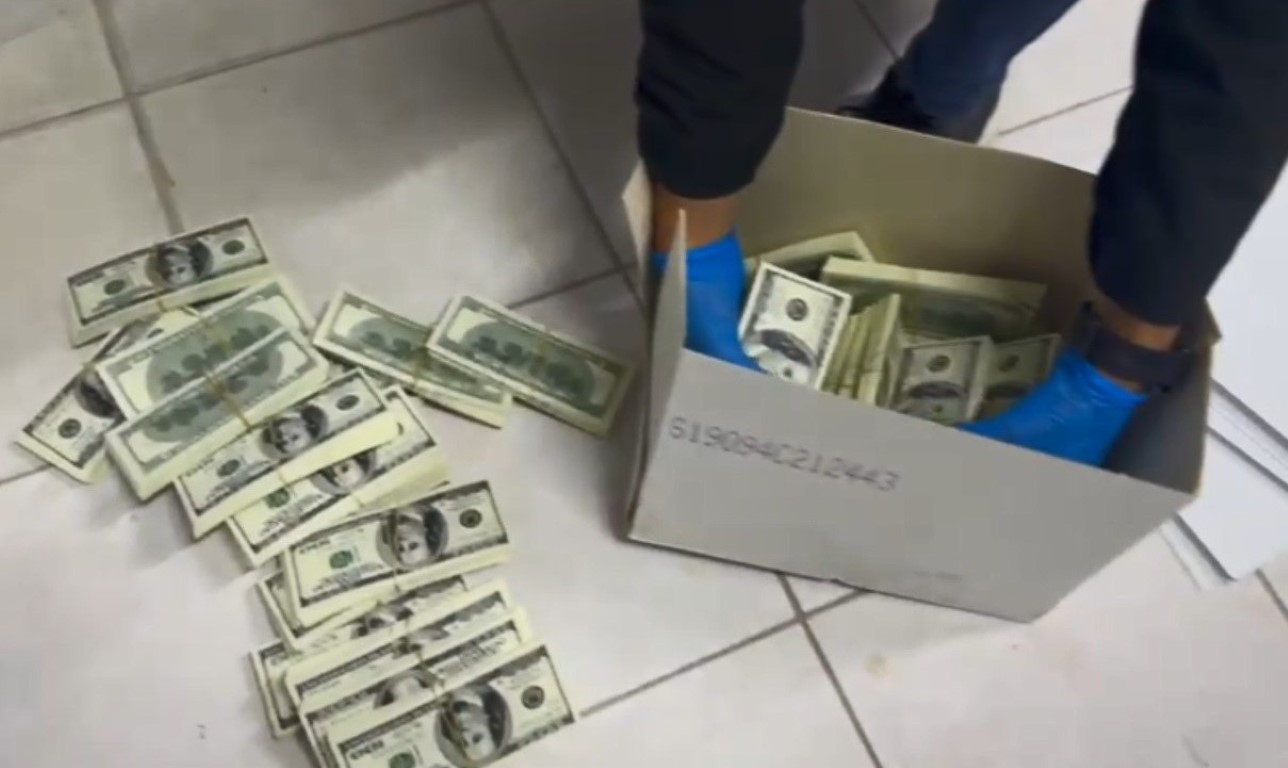 Matbaa kuran şebeke çökertildi: 7 milyon 99 bin sahte dolar ele geçirildi