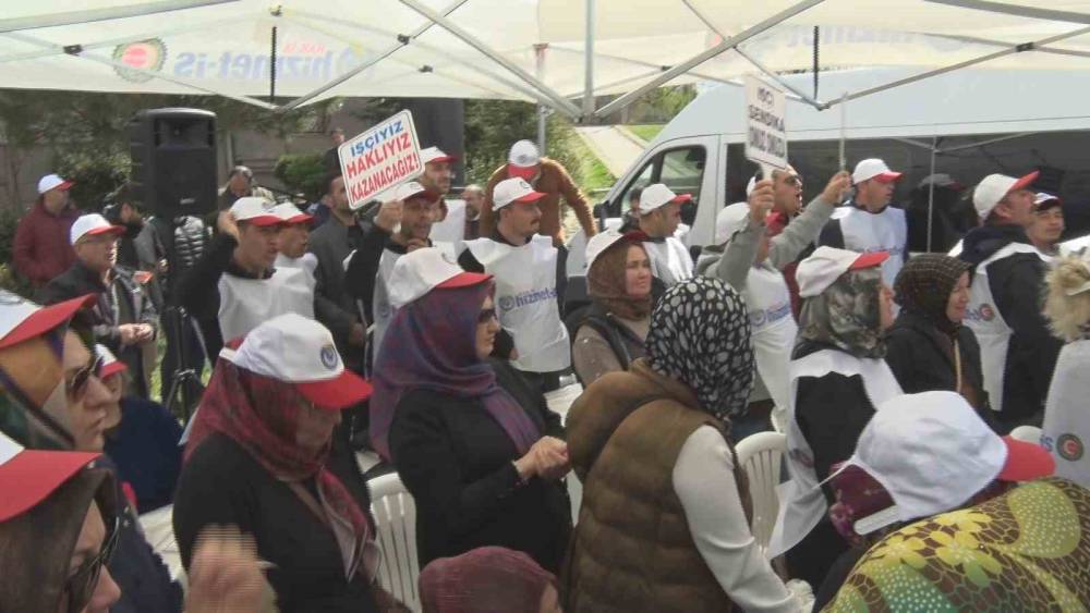 HİZMET-İŞ Sendikası’ndan Altındağ Belediyesi Önünde Direniş Çadırı