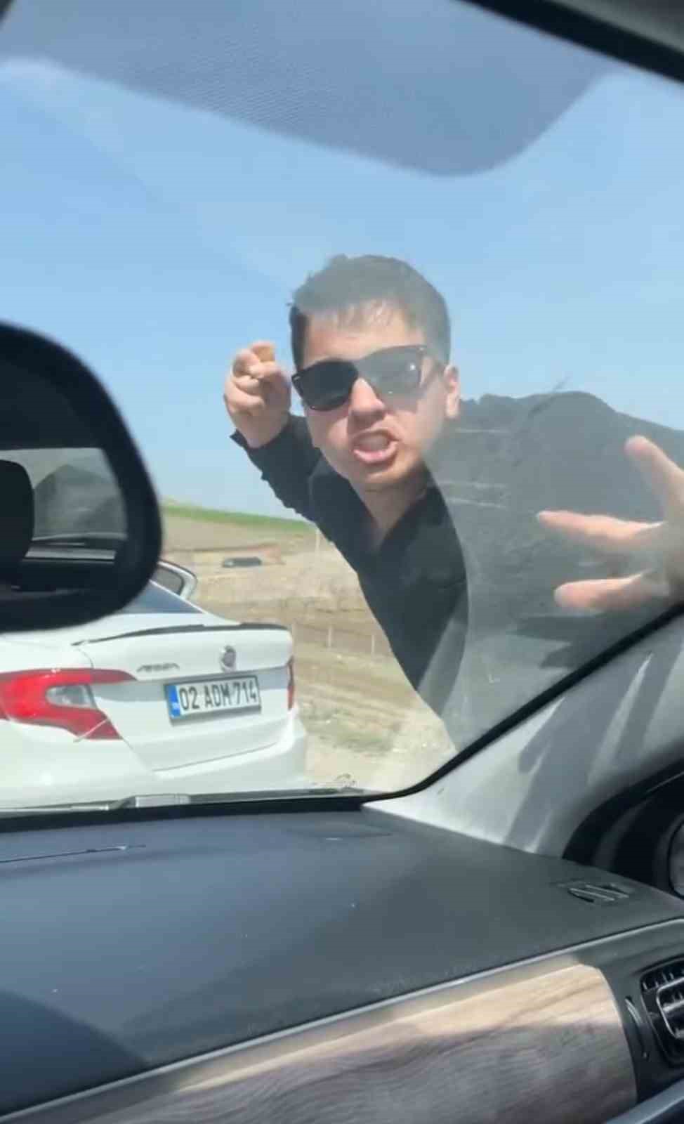 Sürücünün saldırıya uğradığı anlar kamerada