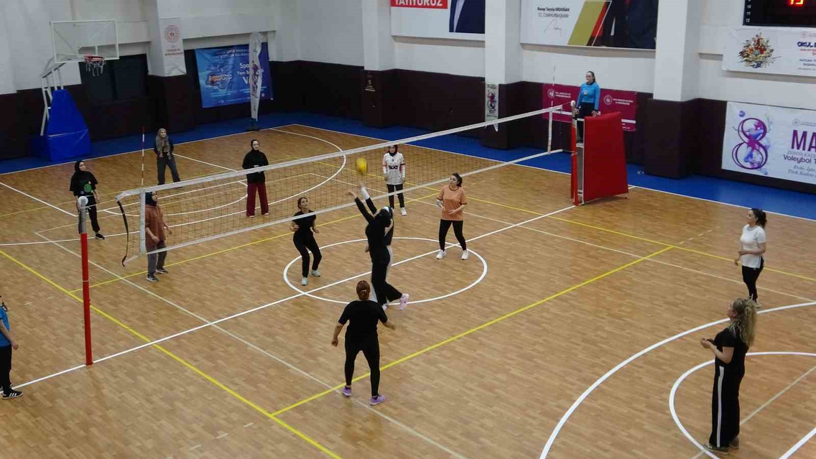 ‘Evinin Sultanları Voleybol Turnuvası’ sona erdi