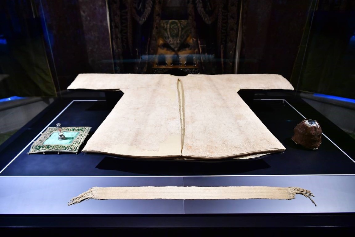 Hırka-i Şerif ziyarete açıldı